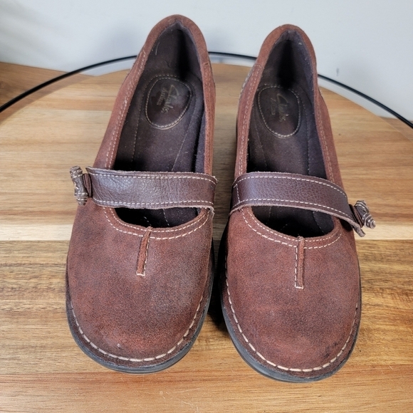 Clarks Artisan Brown Suede Leather Mary Jane Flats Comfy Size 8.5 - Picture 9 of 15